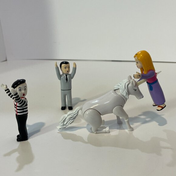 The Avenging Unicorn Playset Magical Horns Figures 2005 Accoutrements 11554 - Picture 9 of 12